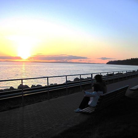 Ocean Promenade Hotel White Rock Extérieur photo