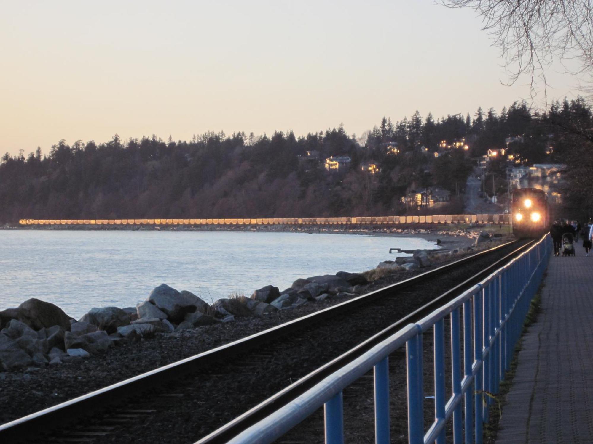 Ocean Promenade Hotel White Rock Extérieur photo