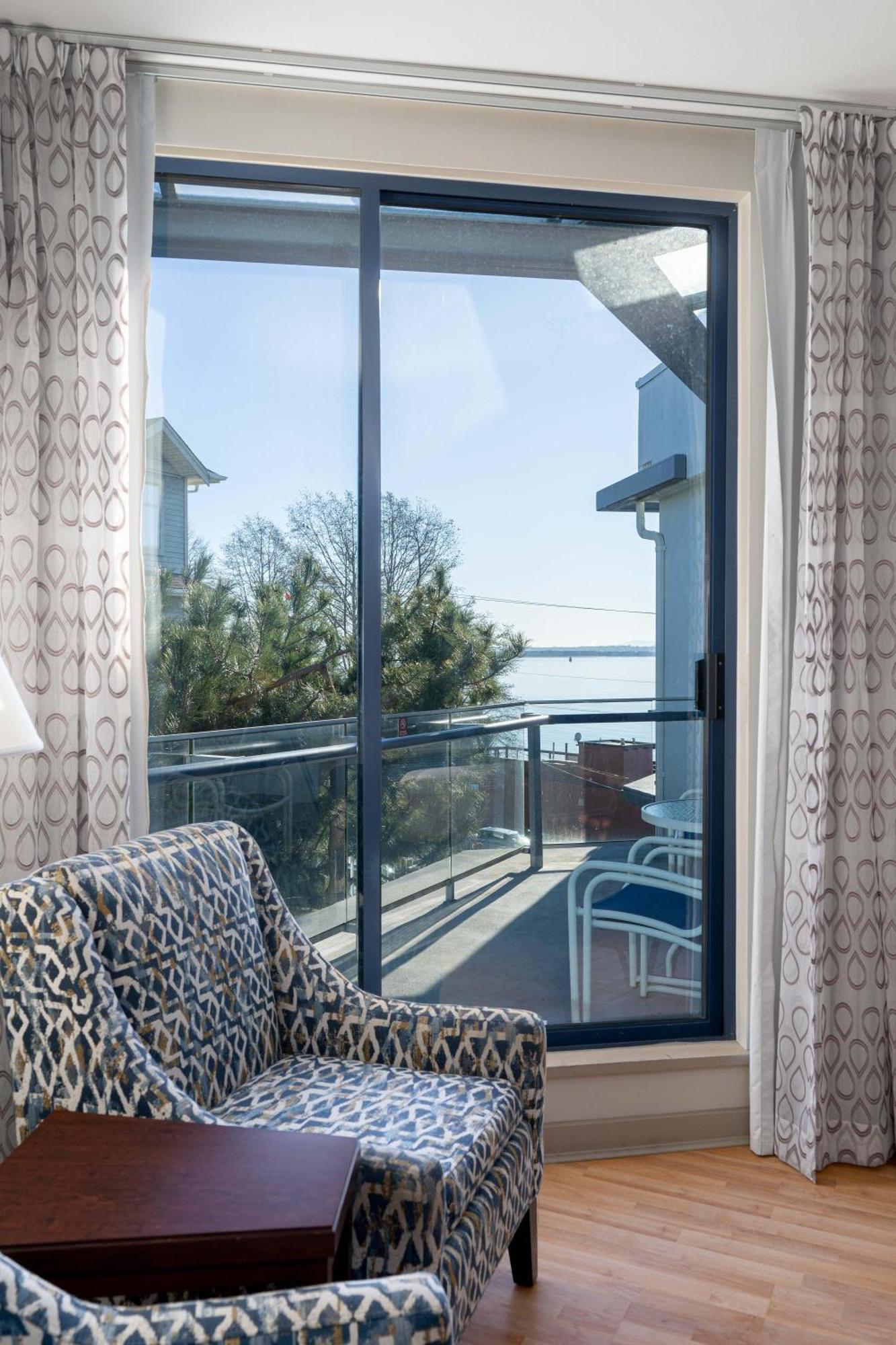 Ocean Promenade Hotel White Rock Chambre photo