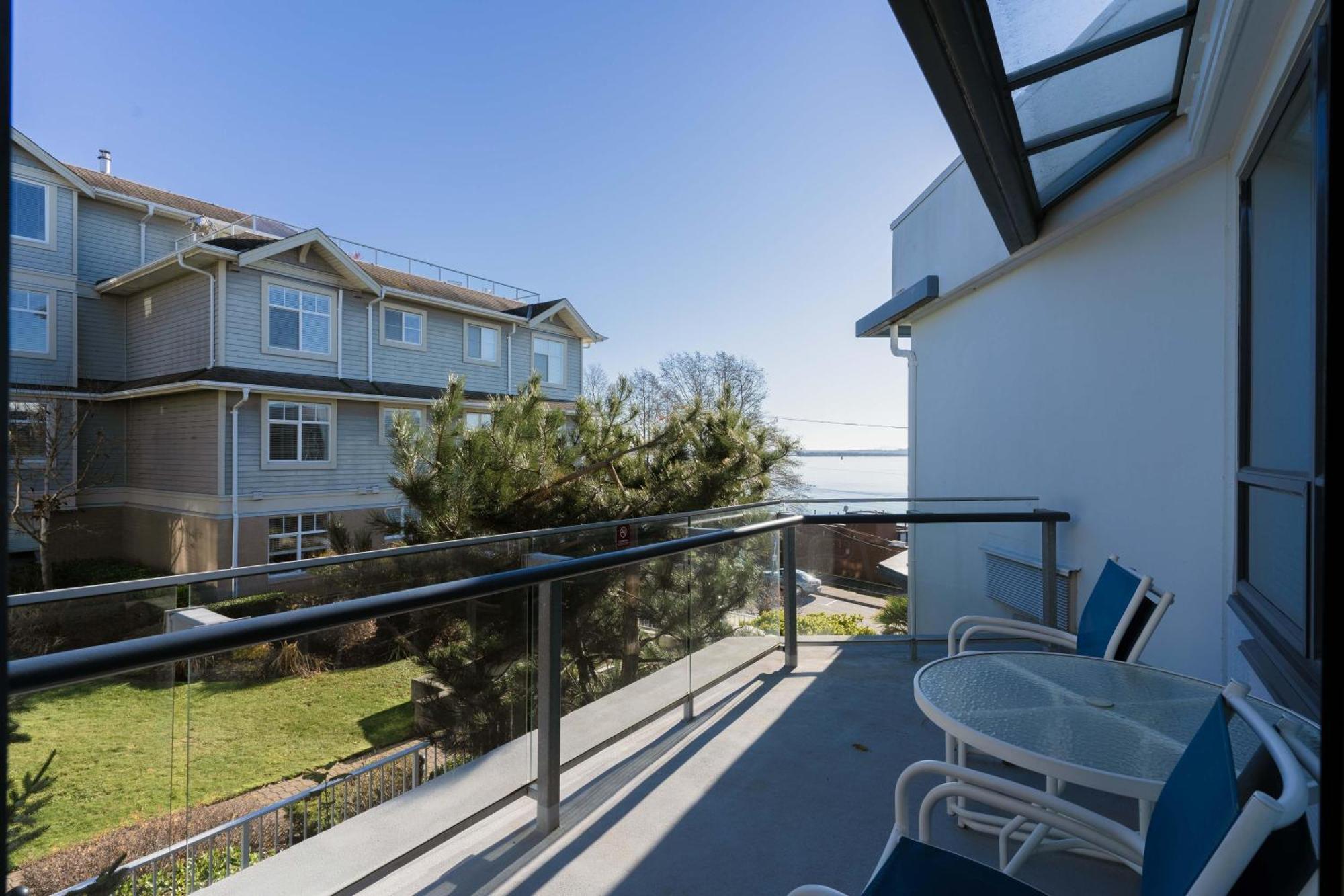 Ocean Promenade Hotel White Rock Chambre photo