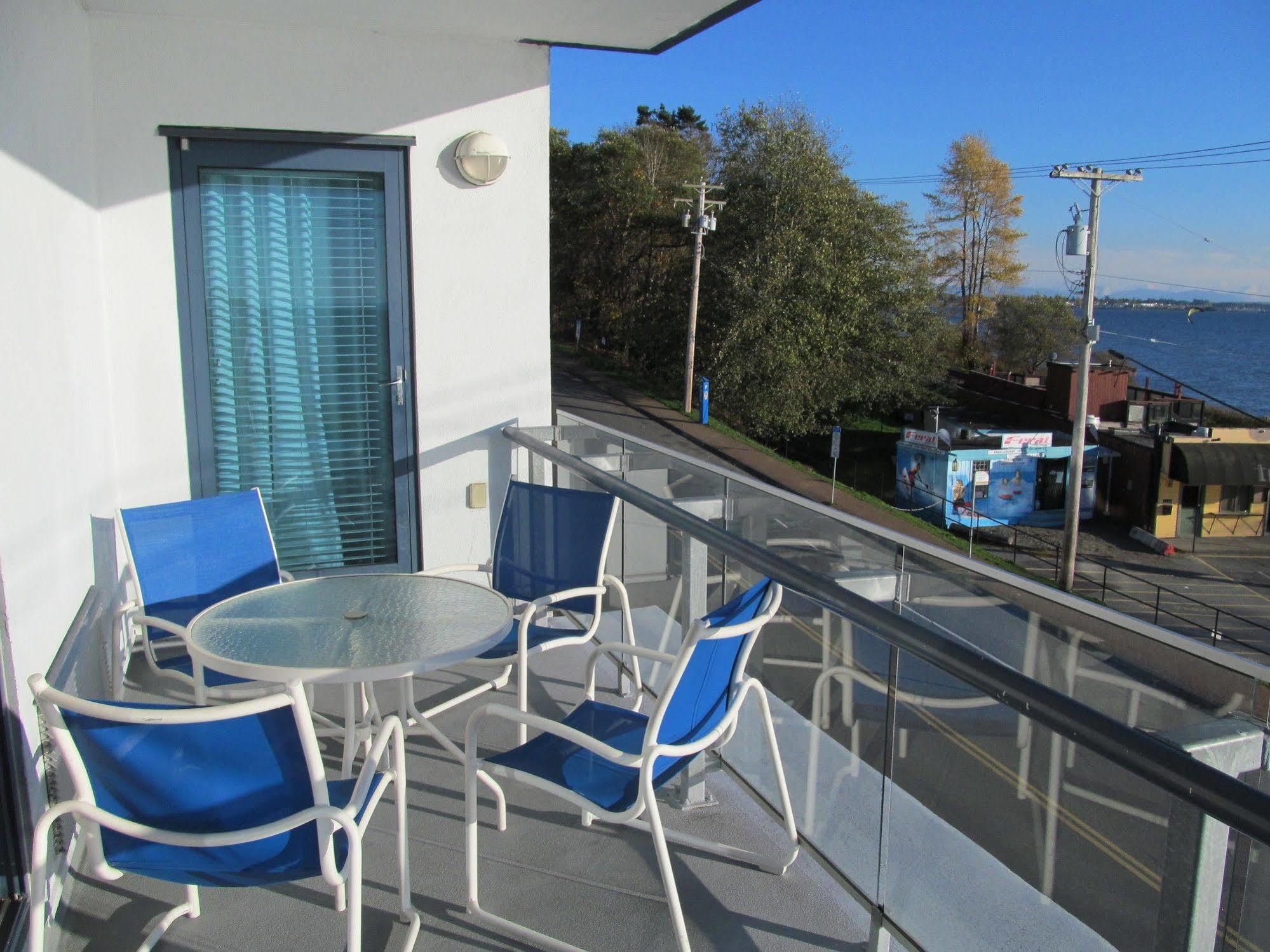Ocean Promenade Hotel White Rock Extérieur photo