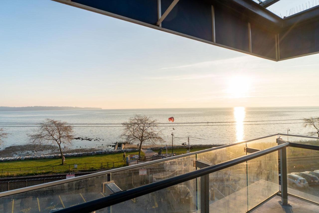 Ocean Promenade Hotel White Rock Extérieur photo