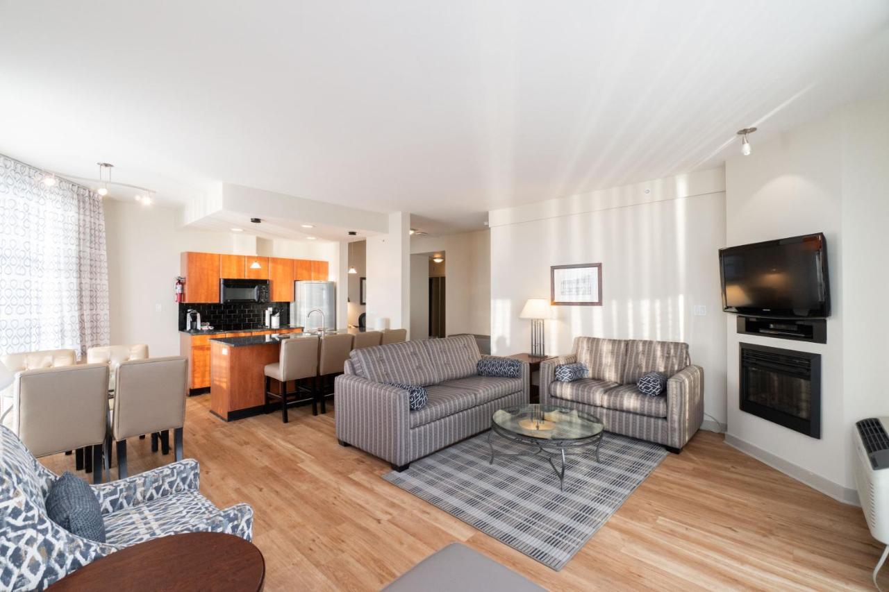 Ocean Promenade Hotel White Rock Extérieur photo